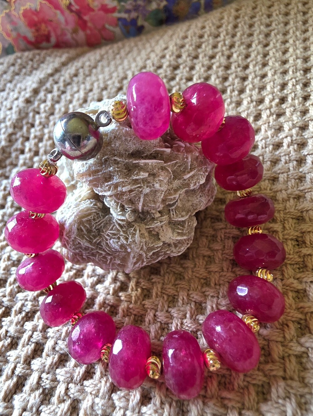 Vintage Crackle Dyed Quartz Bead Necklace And Bracelet. - Picture 2 of 8